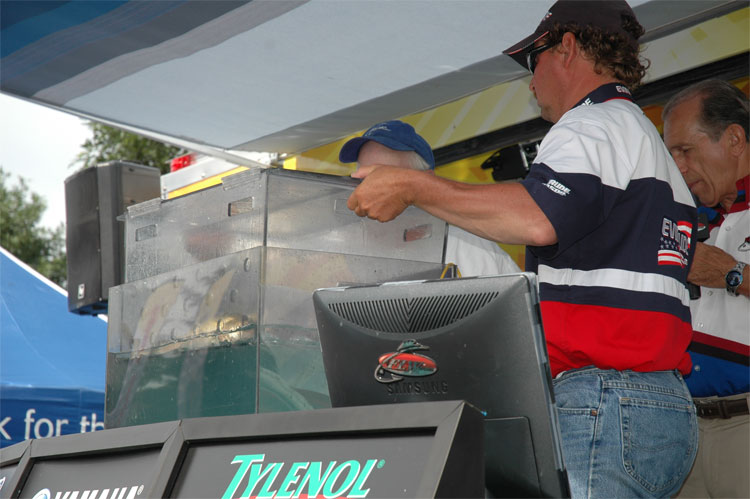 B437AC29-5B96-47F3-904A-DE683F5C19C0