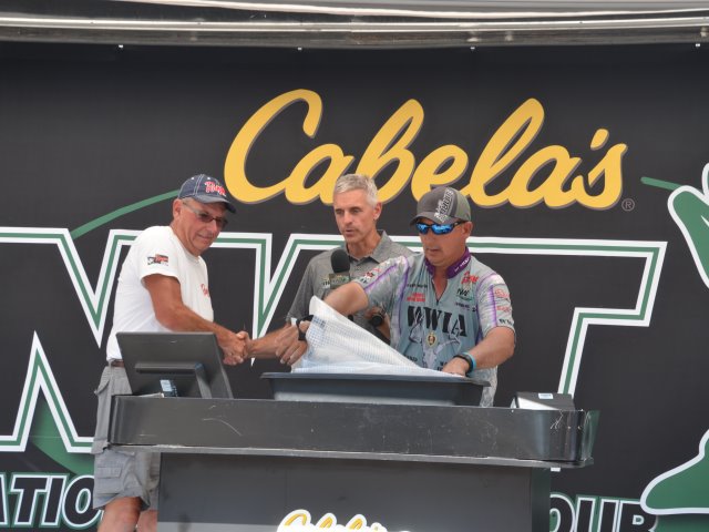 B4CAF142-F304-4092-8EE6-BA8933A7F7AE