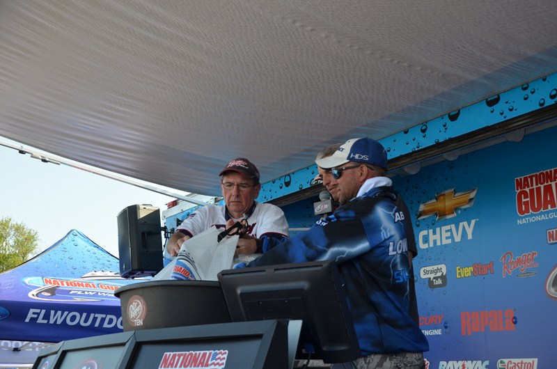 B4FA5361-3556-43A7-82E7-FAA3C7EDC96A