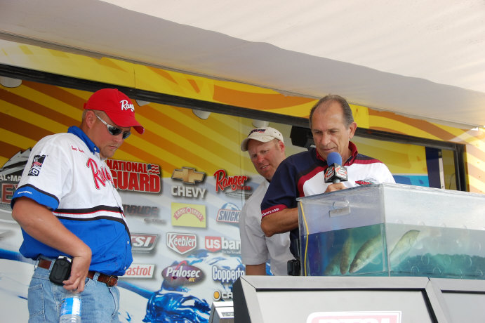 B57392CA-1961-485E-92D3-D762F9AC2EE9