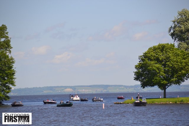 B5810F45-5F63-4B00-9D8D-BD73F14703A6