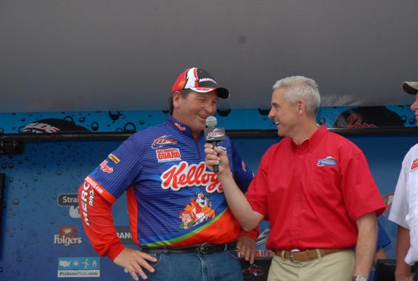 B61D5953-4914-404A-9DA2-28CA9DE84F02