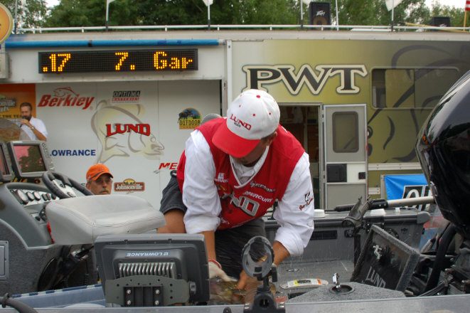 B6206DAF-4772-4022-9000-73F6E01CC358