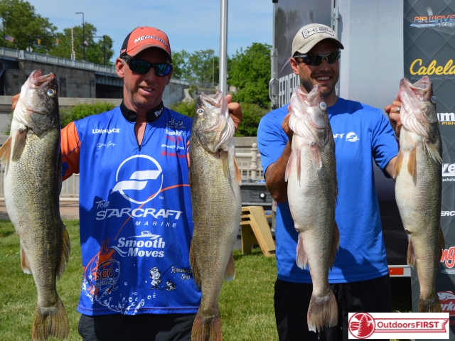 B64DB301-15C3-4F28-A6EF-E925D734080A