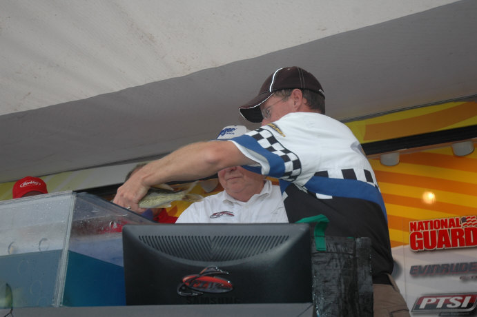 B6B6301F-4047-4DBE-A793-B607E23921F7