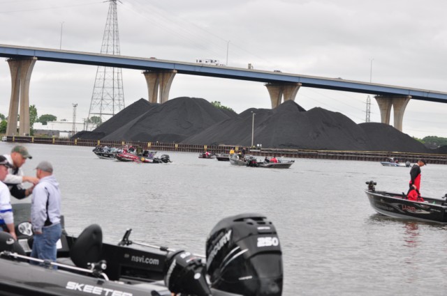 B6CA3703-87B4-44C0-AAFF-57E01A3A3B65