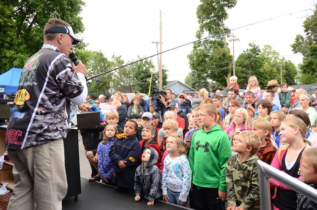 B708D045-B5B2-42E1-81B1-935E13F309B8