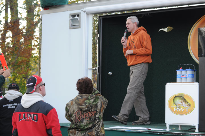 B772C476-8D20-459C-B1A4-9AB89B0F55A1