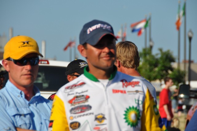 B7A1181E-CD37-404E-BD12-9D10599FA043