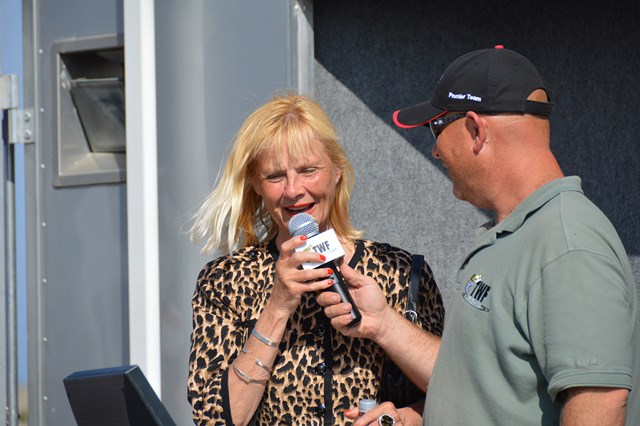 B7F77342-7281-4C1B-A1B6-81DC89C555CE