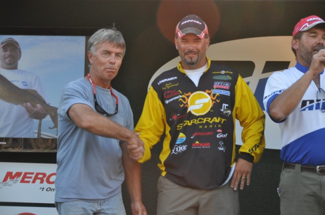 B803C766-7A64-4F4E-B1CF-D4AFB0AE4CEA