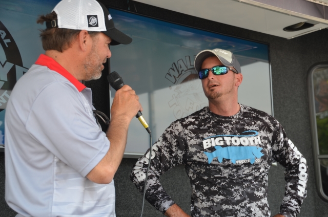 B823F390-8FE0-48E0-A8AA-31B6F9FFC999