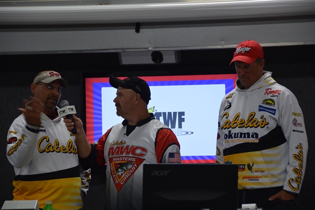 B827D7B6-4452-431E-9844-FF8E7574762B