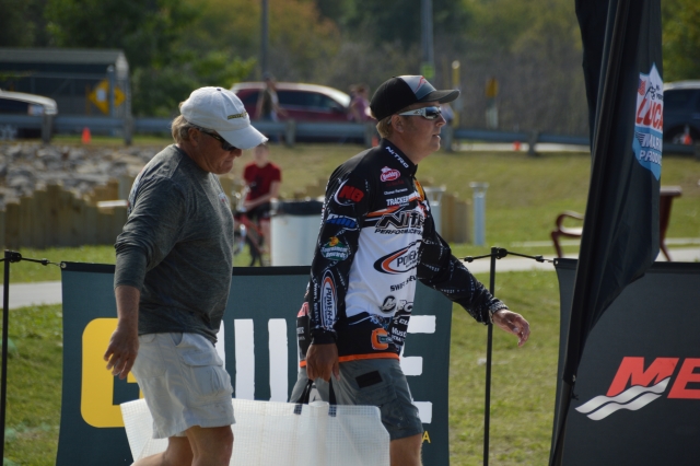 B8280098-6C7A-4A30-8450-3868DBA8DF6D