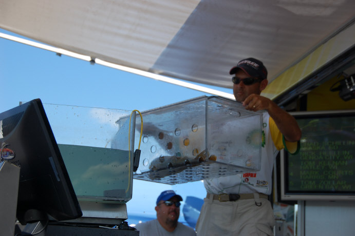 B83B188C-73D8-4936-899D-5B6B60249FC9