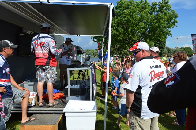 B8540D27-9281-4EAC-A1A1-6298CE4D920C