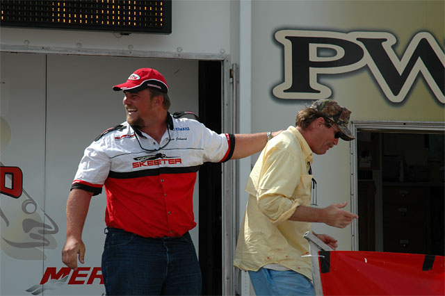 B857D18A-3FDE-4FB0-AEA9-65A1C913FD2E