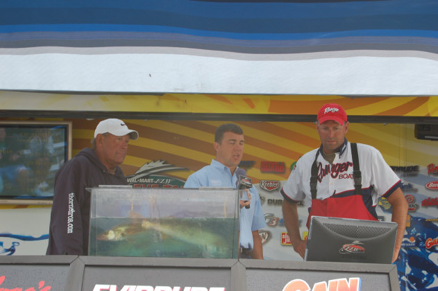 B87234D2-F5CE-4011-85DE-F0DC8B13AAB4