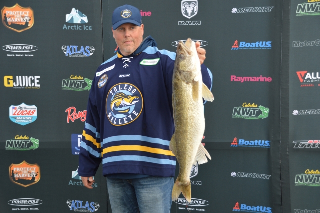 B8D93F3A-316D-4D28-B792-D8C8EE013F29