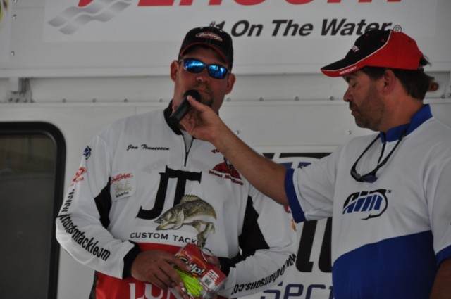 B8EA8A72-B8B6-439C-B06F-534C13DCEBC1