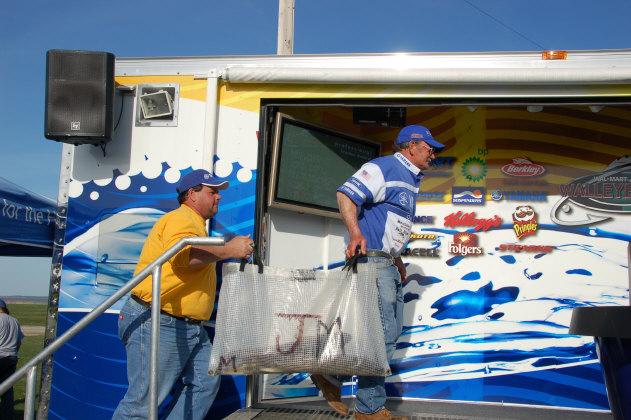 B8FD4F65-9374-4B02-84F7-B8597EDDC1DF