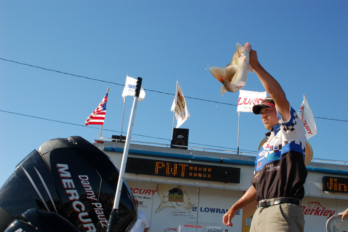 B96FD858-F69E-4562-B998-2BFD91719527