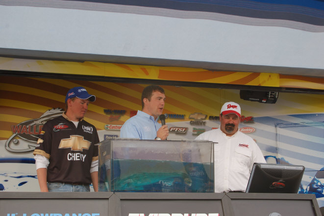 B9C69DE2-4147-401A-807E-BFC6B26F207E