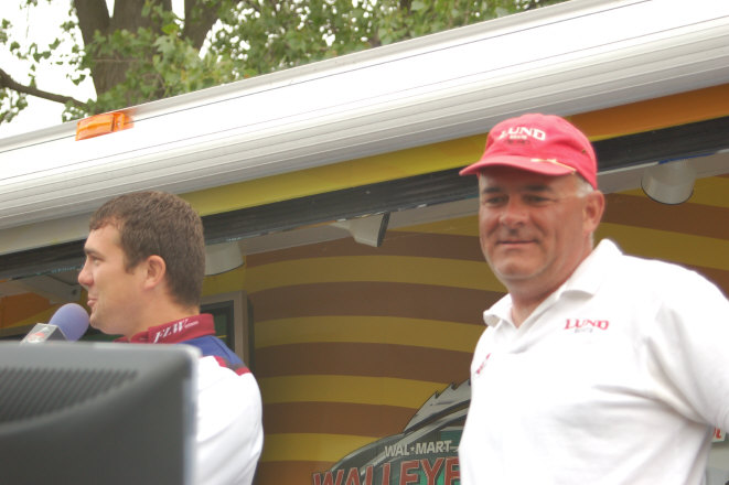 B9E43F37-6D5E-4D10-8CC6-73D2AFF839D6