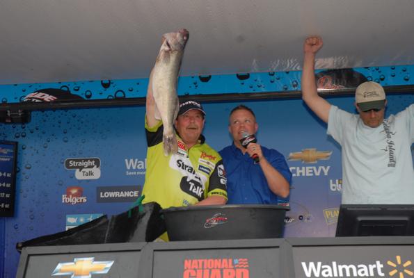 B9EC48F8-BDB6-4B38-BED8-C682262F5FE3