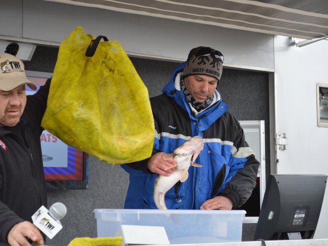 B9FD7CDB-58FE-4F98-96E6-2097341274B8