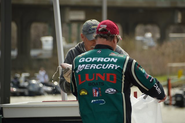 BAC47B54-01AE-41D2-B936-31D184DB19EF