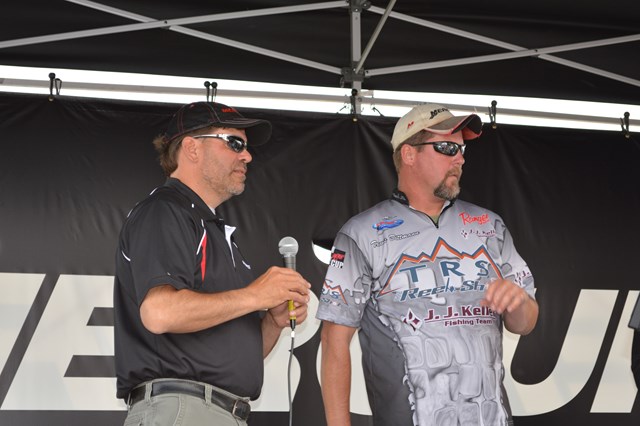 BBB46B75-4A58-49A7-8FC6-15B18260B3AD