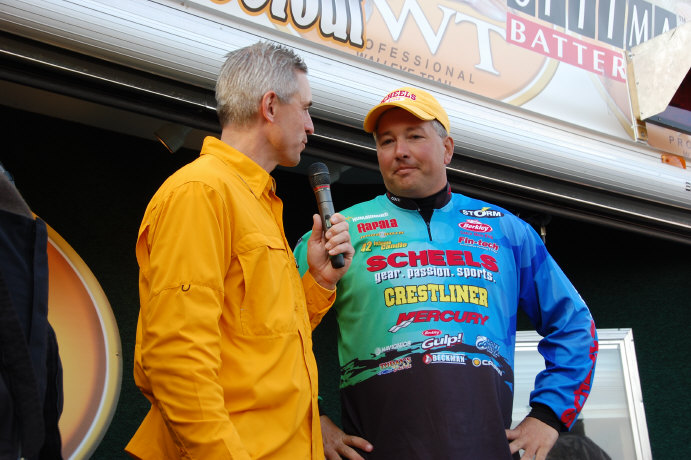 BC13D8F9-4889-4656-B89D-DFF202BC3BBC