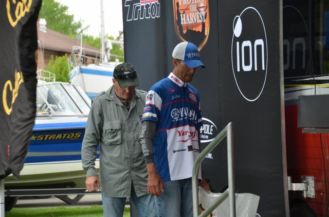 BCAB71A9-45CB-4C3E-87AA-F4189EB3ED65