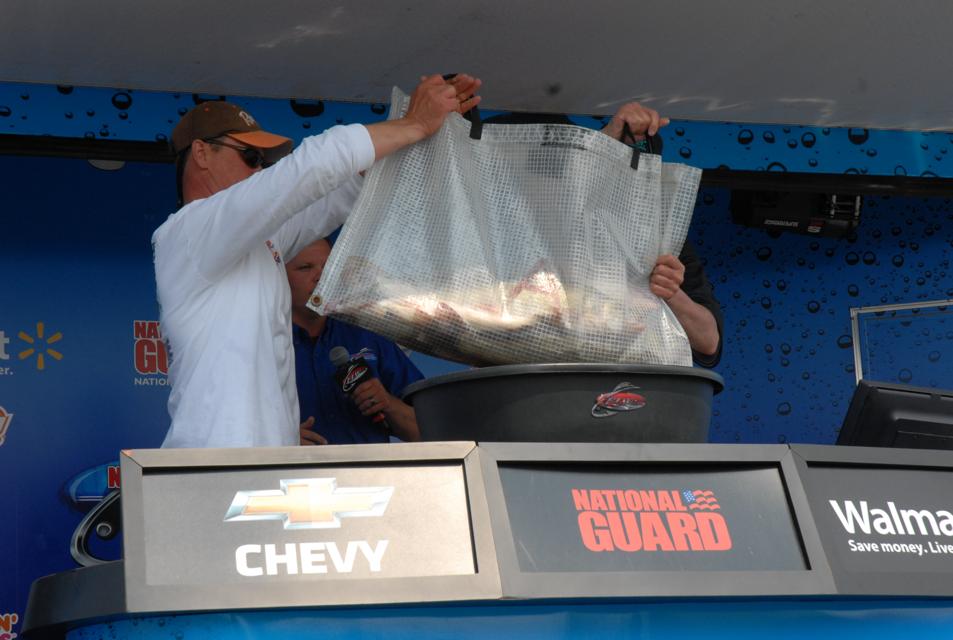 BCB4A989-4B06-464B-A454-86EADA762564