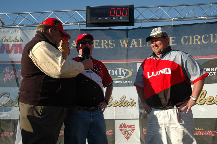 BDC605D1-8D00-443E-9AF2-2C8D6AE18633