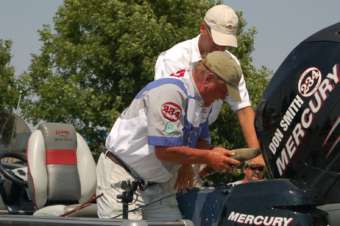 BF003DAF-C87A-42DD-8F13-7D3B0D45793B