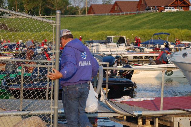 BF41EF58-E5A7-49C6-990A-7AE1A2BCFCB2