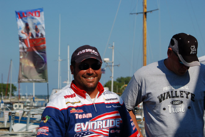 BFB0B30C-CB43-465A-AEFA-6E3FCC56EEEA