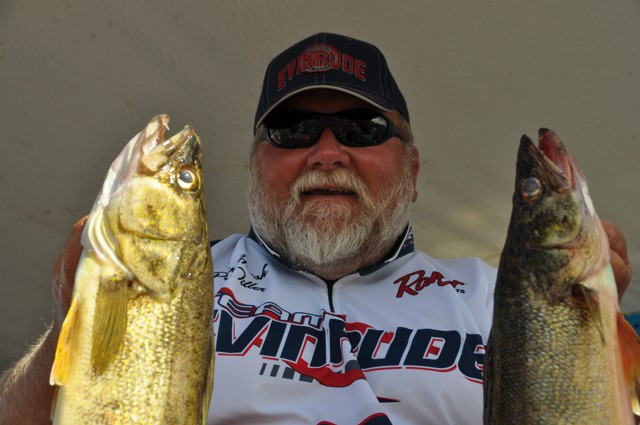 7EE60B66-D4FA-48B0-B274-D4FF641A1036