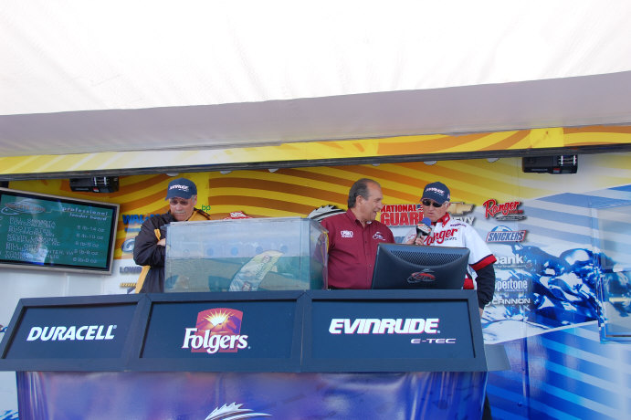 C1E6AEE9-6BC9-42DB-B3C4-6F7EF7BC6643