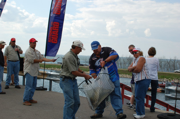 C2513B17-DB5D-41E3-8719-82E0F2EEE352