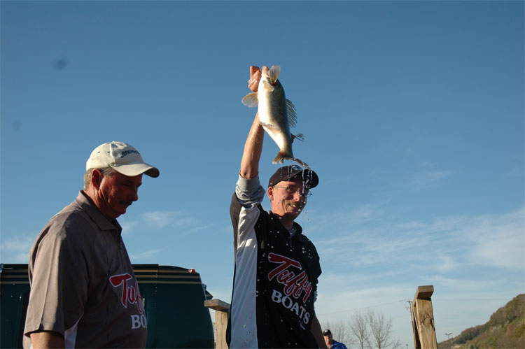 C3E8D931-F0F1-4CC6-8CB3-D8D95121995D