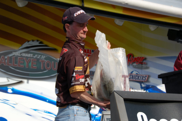 C4D481A1-FD06-4BE6-94A0-6EE53B003D10