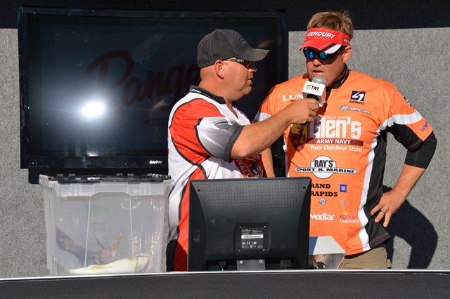 C4E7A5DD-50AA-4111-8698-1A1D4D61A10A