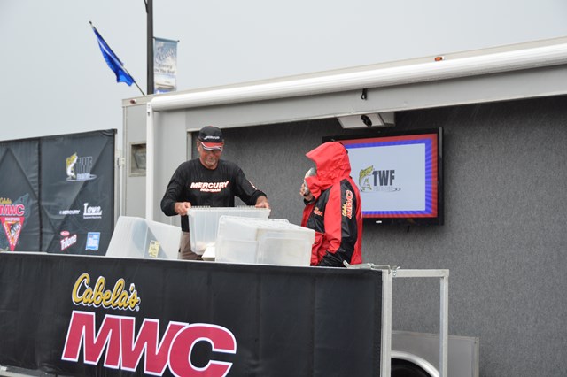 C622B89C-F366-4B2E-8214-36338D4E9074