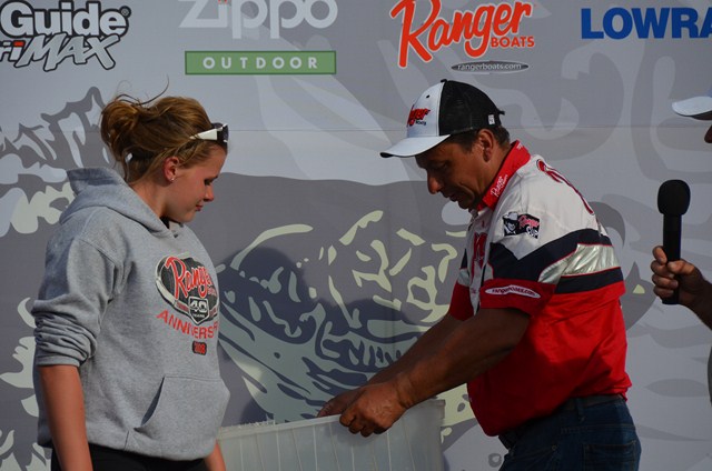 C622E856-698F-4AC9-98AC-AC44BF1156CC