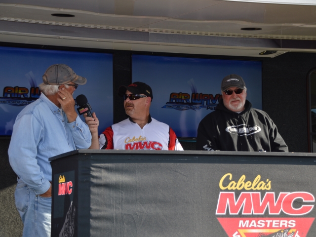 C64E7EF5-A571-4222-90F1-A32141D387D8