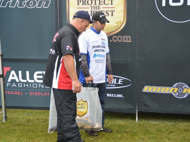 C68FB849-1CF0-4E77-B547-837CF6626AD9