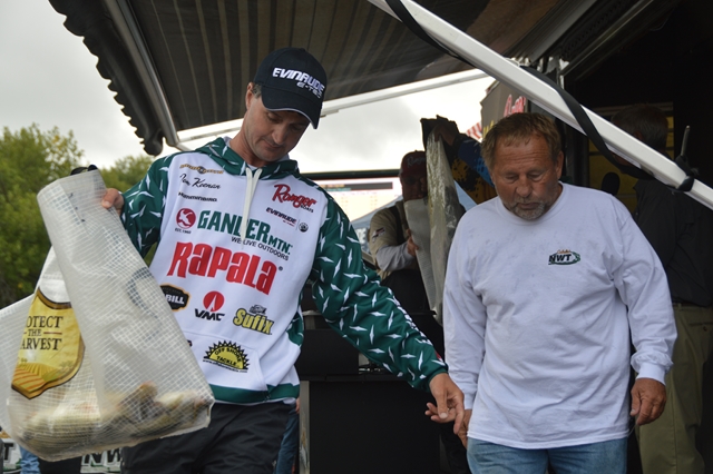 C69EAD3B-D5B4-4BF0-8D10-4FE1C78AA4CF